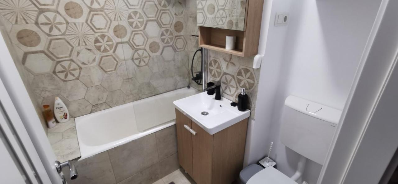 Ana Studio Apartment Targu Mures Exterior photo